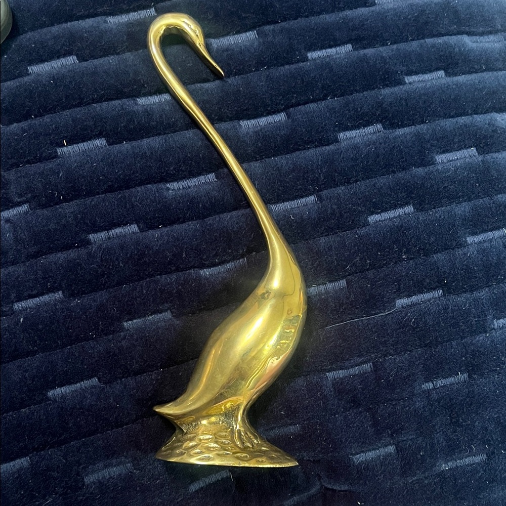 Elegant Gold Swan Figurine